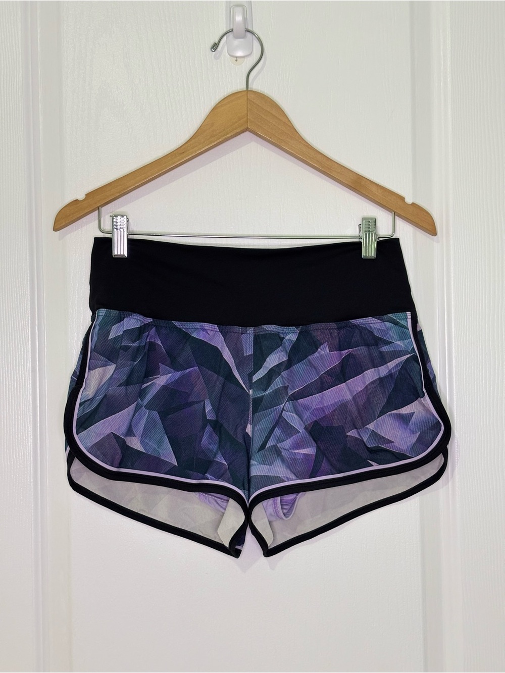 Lululemon Drop It Low Short 2.5” Pretty Prism Multi Black Lilac Size 8 #78